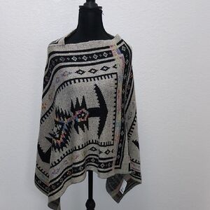 Jade Black and Cream Patterned Poncho